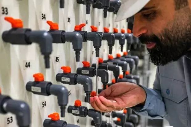 沙特淡水不够用开始用太阳能驱动造水工厂保障关键水资源