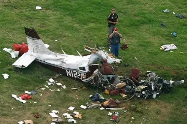 飞机坠毁之谜揭秘专家共同解读没有遇难者的奇案