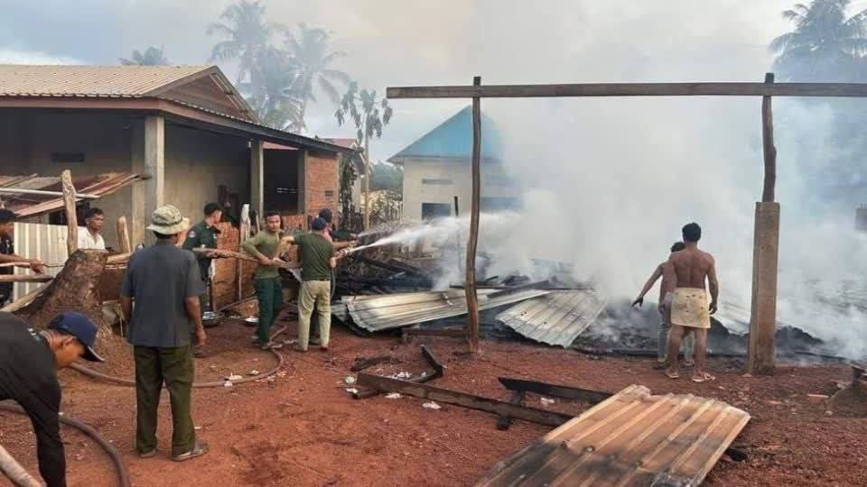 国公省发生大火2间房子被大火吞噬