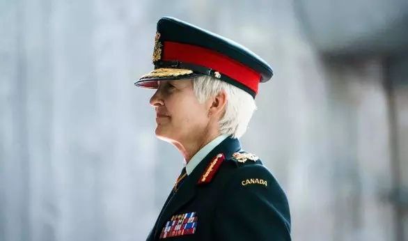加拿大首位女国防参谋长上任