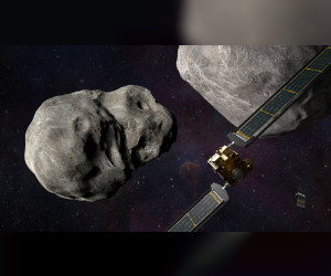 美国航天局航天飞机与小行星迎面相撞，试图改变轨道