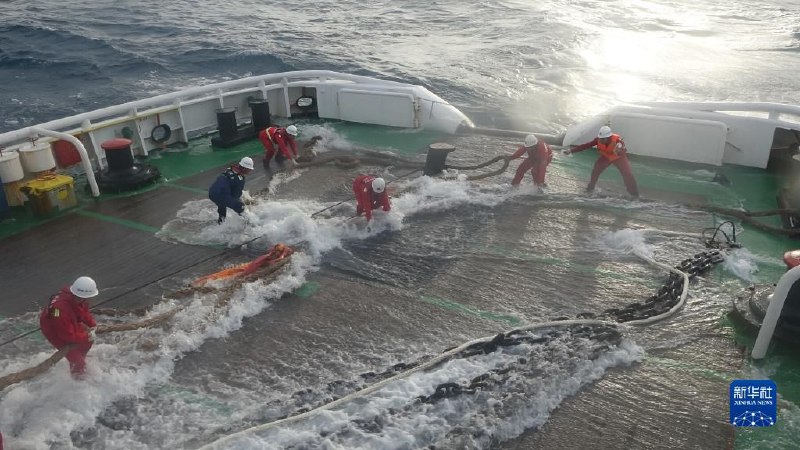 一外籍货船在南海发生故障 我国专业救助船出动成功救助21人